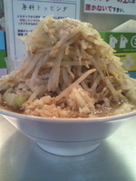 「らーめん（全マシ、ニンニクダブル）￥600」@らーめん大 練馬店の写真