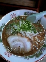 「新博多とんこつ 500円 （替玉1玉サービス）」@めんめん・かめぞうの写真