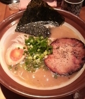 「白長浜+替え玉（バリカタ）」@博多長浜らーめん よかとの写真