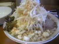 「ラーメン（ヤサイマシマシ、タマネギ、ニンニク）」@らーめん ぽっぽっ屋 水道橋店の写真