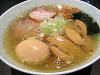 「塩ラーメン」@支那そばや 本店の写真