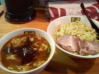 「辛辛濃菜つけ麺880円（中盛り300g）」@濃菜麺 井の庄の写真