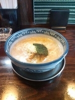 「天然塩のあっさり塩らーめん（700円）」@土蔵・笑門 浜松南店の写真