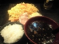 「黒味噌魚介つけめん（850円）（特盛（400g）、ライス無料）」@初代けいすけの写真