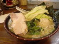 「豚骨塩らあめん」@らあめん 寸八 総本店の写真