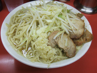 「大ラーメン少なめ+ニンニク+生卵」@ラーメン二郎 桜台駅前店の写真