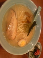 「塩トンコツらーめん」@らーめん源屋 中野坂上店の写真