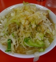「小ラーメン（650円）、ヤサイニンニクカラメ」@ラーメン二郎 茨城守谷店の写真