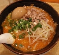 「辛味噌とんこつラーメン+味付半熟玉子+無料替玉1回」@博多風龍 池袋西口店の写真