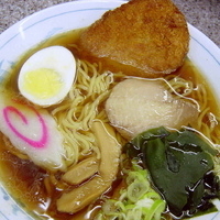 「ラーメン 400円 + コロッケ 100円」@名代 富士そば 田町店の写真