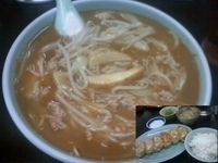 「カレーラーメン680円 +  餃子380円」@ラーメン亭 こぐまの写真