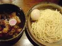 「醤油つけ麺（並）+味付け玉子」@つけ麺 大臣 宇田川町店の写真