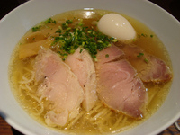 「しおらーめん全部入り」@町田汁場 しおらーめん 進化の写真