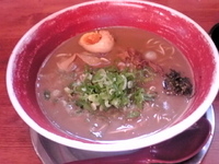 「徳島ラーメン（固麺）+半熟味玉+ネギ」@徳島ラーメン 麺王 岡山店の写真