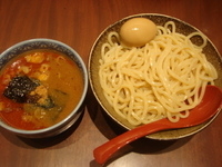 「辛つけめん（中300g）+半熟玉子」@つけ麺専門店 三田製麺所 五反田店の写真