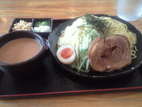 「冷やしザルつけ麺 胡麻味噌 760円」@幸麺の写真