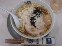 「中華そば（中油）+煮玉子」@らーめん潤 蒲田店の写真