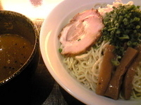 「醤油らーめん（つけ麺）」@虎ジ 水道橋店の写真