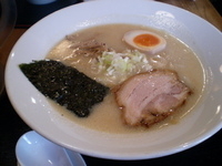 「白味噌麺+しそ餃子+ランチサービス半ライス」@信濃神麺 烈士洵名の写真