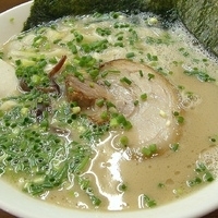 「豚骨らーめん まる（味薄め）￥680」@博多ラーメン とんこつ家の写真