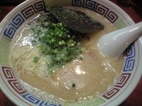 「長浜塩ラーメン+辛玉（象さんSP）+替え玉（計800円）」@ハングリードラゴンの写真