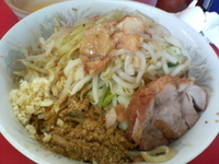 「汁なし（全マシ・魚粉ダブル） +生たまご」@ラーメン二郎 環七一之江店の写真