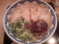 「豚バラチャーシュー麺（880円）+替え玉（100円）」@由丸 八重洲仲通り店の写真