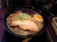 「黒丸とん塩ラーメン」@麺屋むげんの写真