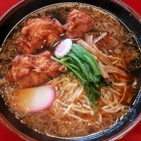 「鳥唐揚ラーメン（麺カタメ）￥892」@ラーメン桐生 足利店の写真