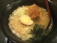 「肉ラーメン（醤油）750円」@おてもやん 金沢八景店の写真