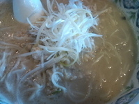 「揚州濃厚塩ラーメン+スープ濃度2倍（840円+200円）」@中国ラーメン 揚州商人 流山店の写真