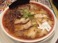 「こぼんしゃんチャーシュウトッピング替え玉x1」@九州じゃんがら 原宿1階店の写真