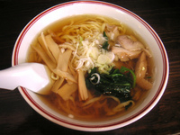 「ラーメン（しょうゆ・平打ち麺）500円」@めんどころくら田‎の写真