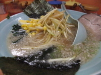 「葱ラーメン+餃子セット（940円）」@ラーメンショップ ヤマキンチェーン本部の写真