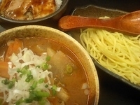 「ぱんどらつけ麺（辛味噌）+網焼きチャーシュー丼（小）750円+2」@麺屋ぱんどらの写真