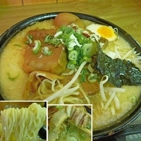 「「角煮ラーメン」（超コテ）+大盛+煮玉子（ランチタイムサービス）」@MAKIBAの写真