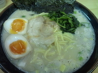 「塩ラーメン+中盛+味玉+海苔（650円+100円+80円+50円」@壱成家 南越谷本店の写真