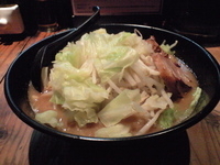 「J-LOW麺（700円）」@jun-pey ra-men 成瀬本店の写真