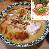 「味噌ラーメン+特製トッピング」@らーめん マル汁屋の写真