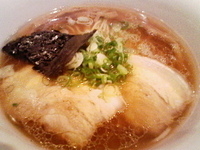 「醤油ラーメン」@支那そばや 新横浜ラーメン博物館店の写真