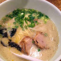 「白丸元味 750円 替え玉 150円 はりがね」@博多一風堂 上野広小路店の写真