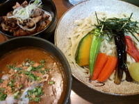 「8月限定 夏!!カレーつけ麺+ちゃーしゅー飯 （780円+250」@麺屋 青山 本店の写真