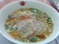 「黒ごま焼豚麺（930円）」@香港飲茶楼ル・パルク ビッグサイト店の写真