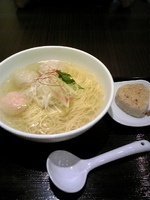 「あら炊き塩らあめん おにぎり付き（クーポンで鶏つくね）」@麺屋 海神の写真