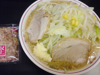 「ラーメン（ニンニク）+かつお節」@らぁめん 元気の源 神奈川新町店の写真