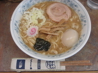 「中華そば+味玉」@六厘舎 本店の写真