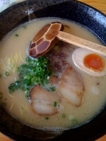 「とんこつラーメン￥530+替え玉￥130」@ら〜めん龍太郎の写真