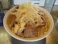 「ラーメン+チャーシュー（野菜少し多め・ニンニク）」@らーめん大 池袋店の写真