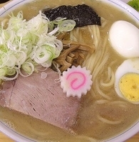 「中華そば（ネギ+玉子トッピング）」@大勝軒 堀切店の写真