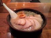 「こってりチャーシュー麺（780円）+味玉（120円）」@麺屋 めん虎の写真
